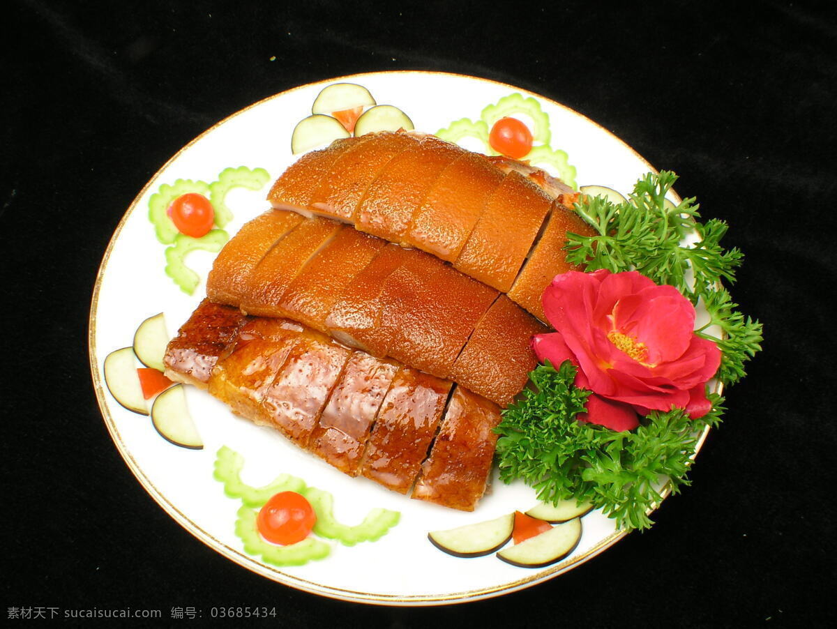 鸿运乳猪拼 中华美食 美味 熟菜 鲜花 装饰 盘子 餐饮美食 传统美食 摄影图库