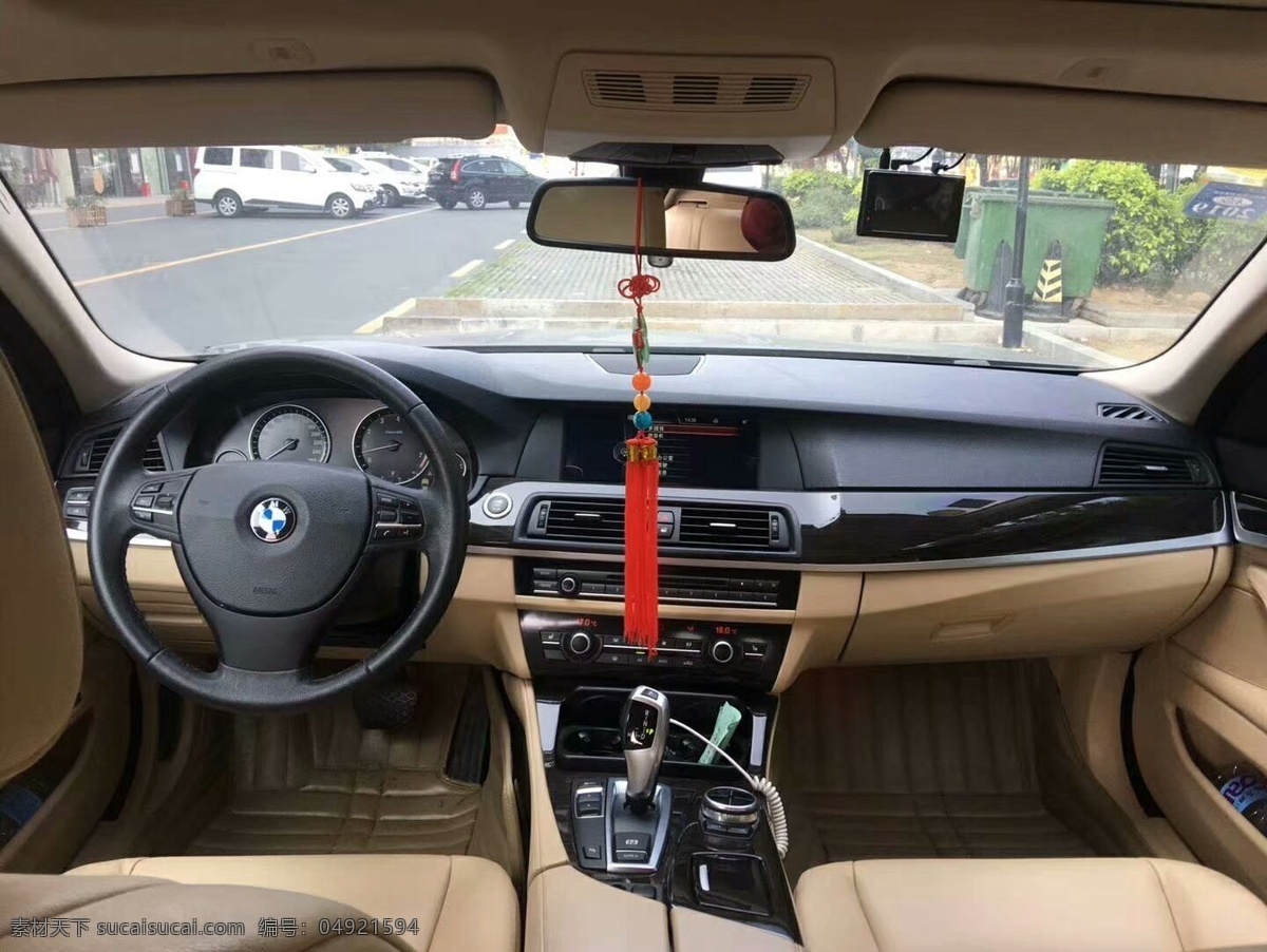 小轿车 轿车 小车 汽车 豪车 现代科技 交通工具