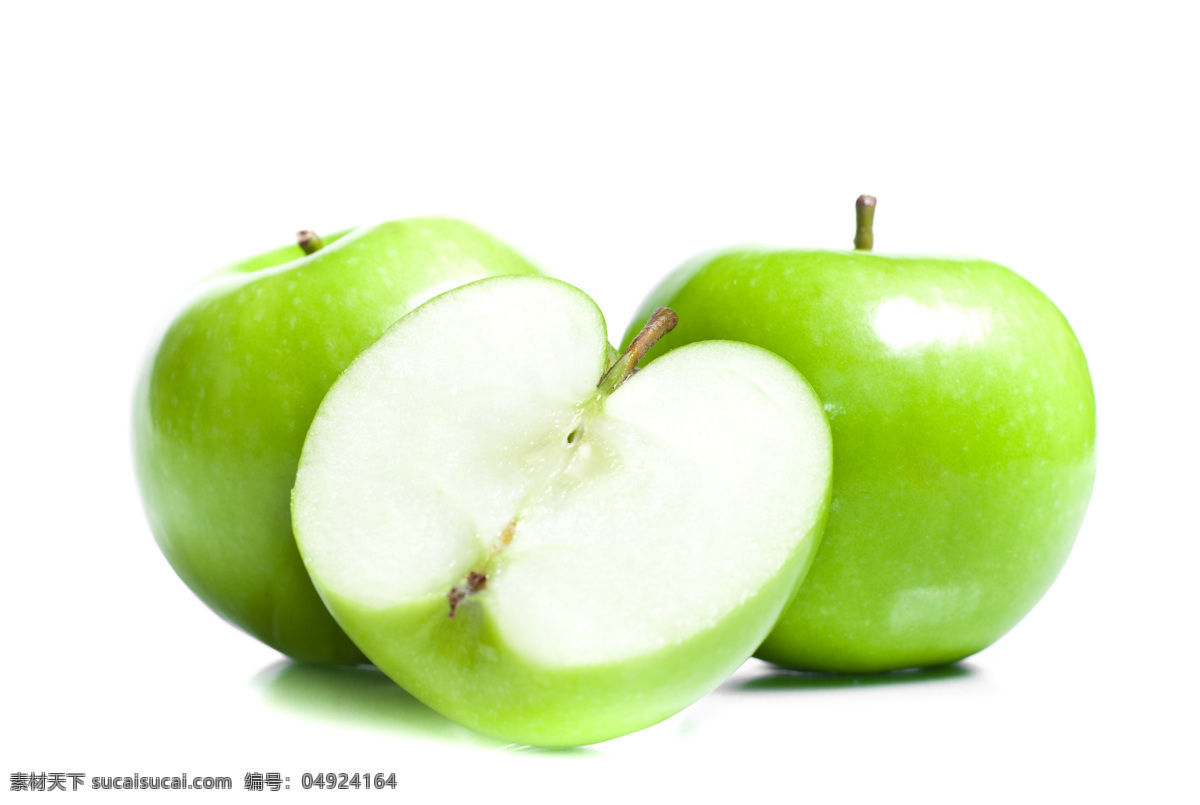 两个 半 绿色 苹果 特写 新鲜水果 水果 两个半水果 切开 一半苹果 叶 新鲜 绿苹果 两个苹果 高清图片 苹果图片 餐饮美食