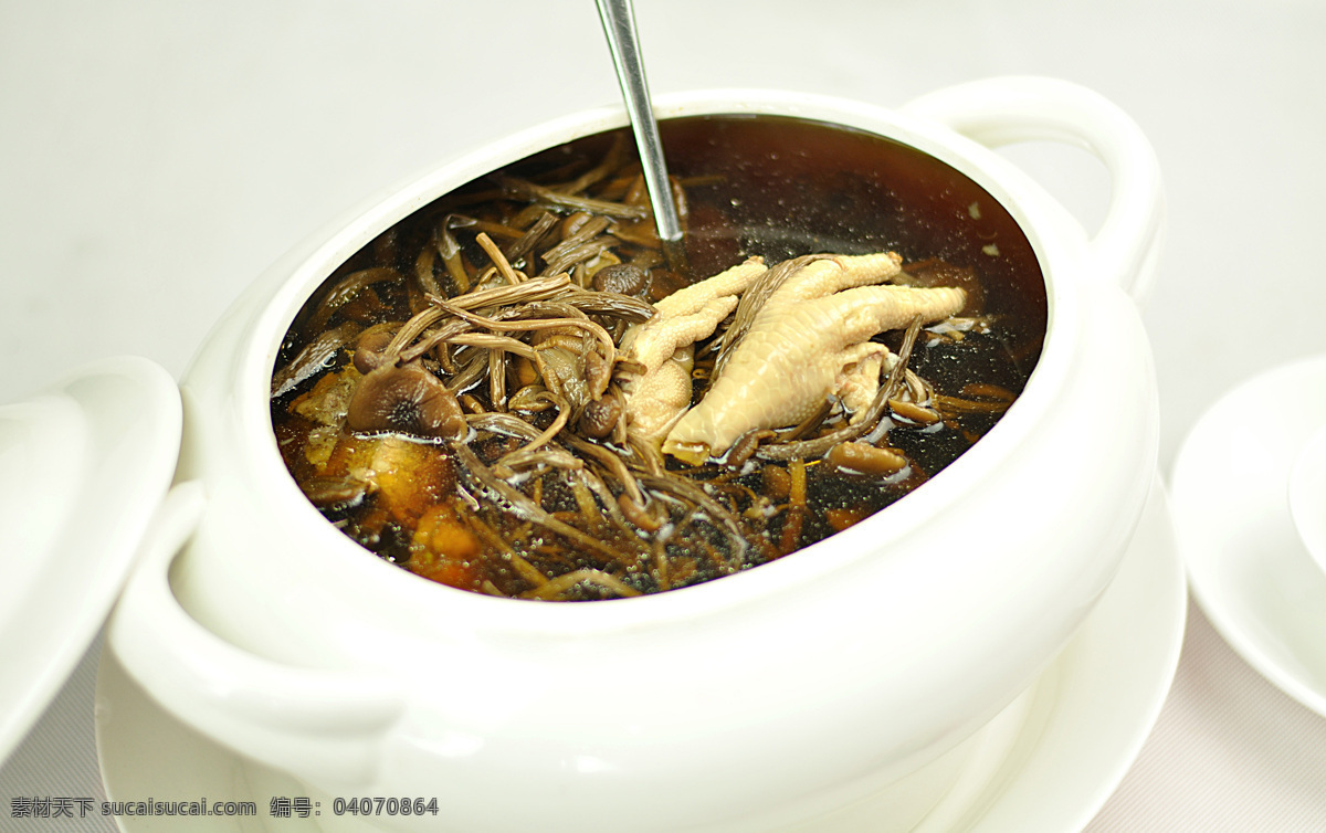 茶树菇炖龙骨 茶树菇汤 炖汤 老火靓汤 茶树菇龙骨汤 餐饮美食 传统美食