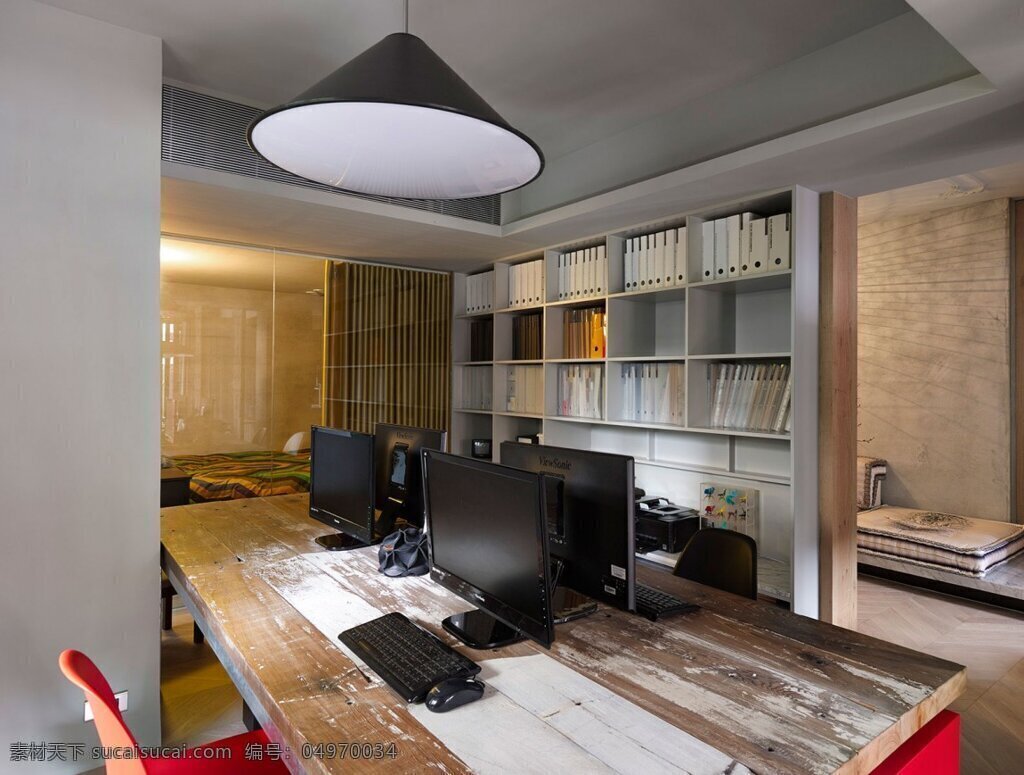 简约 办公室 办公桌 装修 效果图 白色灯光 电脑 方形吊顶 个性吊灯 灰色墙壁 门框