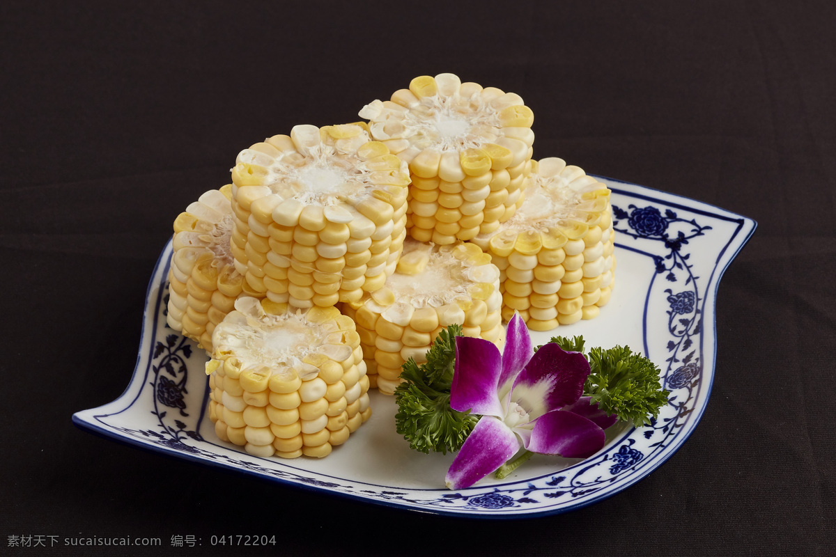 火锅 摆盘 嫩玉米 玉米段 生玉米 餐饮美食 食物原料
