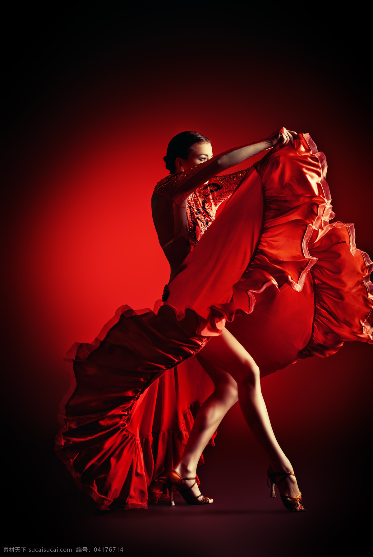 穿 红色 舞蹈 裙 跳舞 美女图片 拉丁舞 国标舞 美女 舞蹈家 红色背景 生活人物 人物图片
