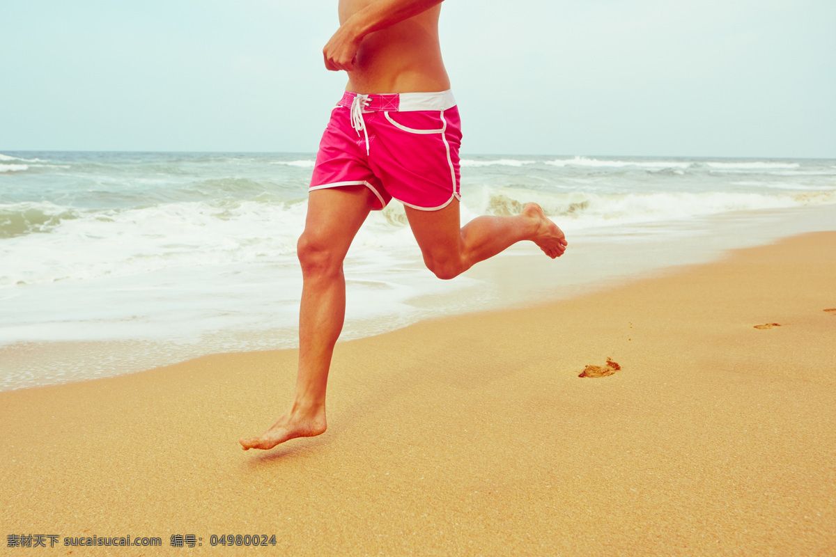 海边 沙滩 上 奔跑 男子 高清 运动男子 海