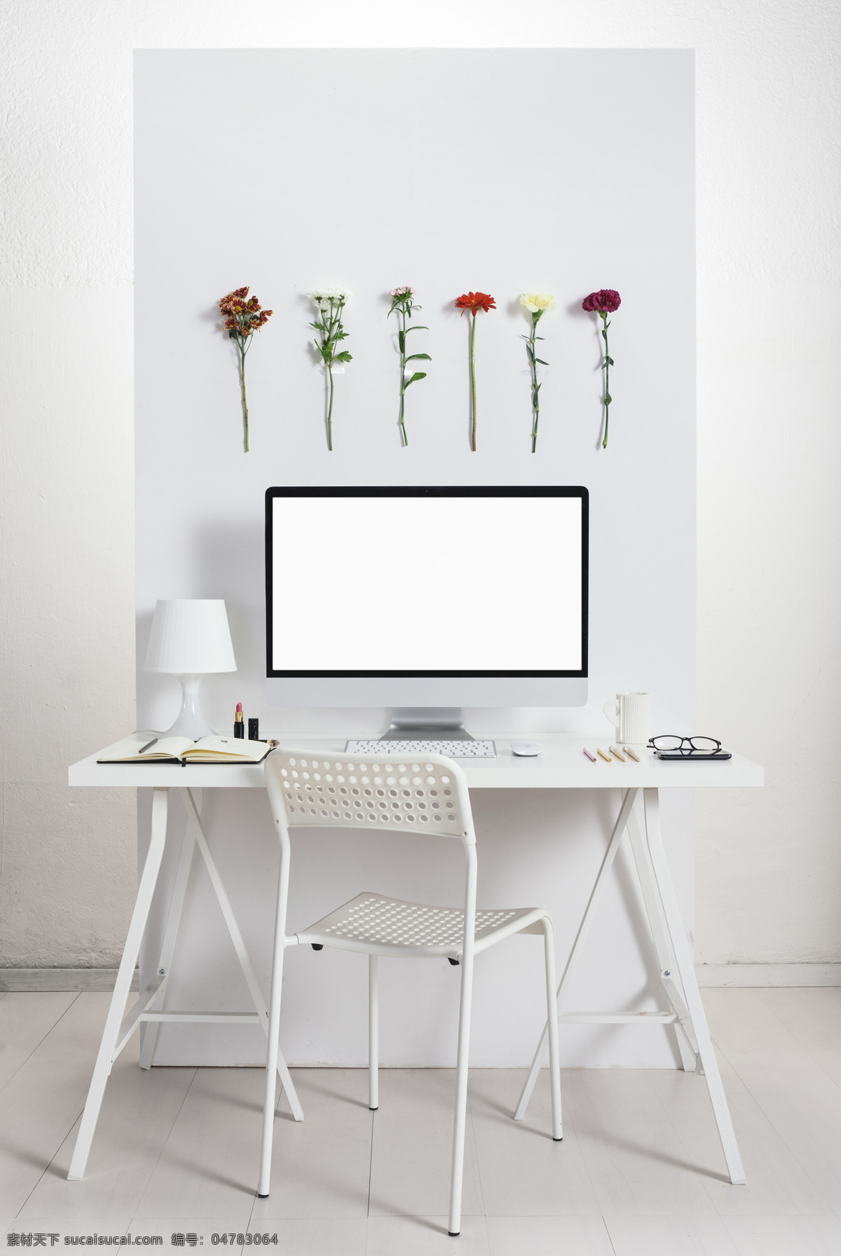简单 办公 桌子 办公桌子 椅子 电脑 台灯 墙上的花朵 时尚简约 简洁风格 简约摄影 简约图片 其他类别 生活百科