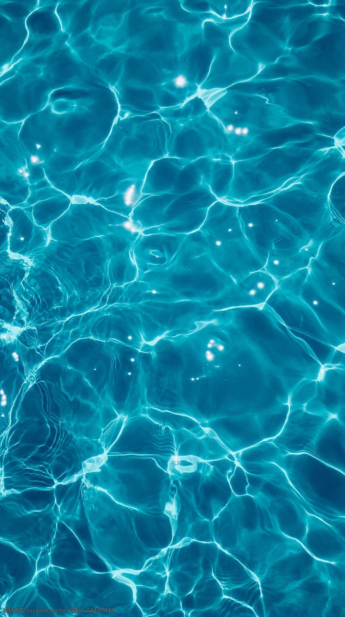 蓝蓝的水 游泳池的水 深蓝的水 清淤的水 水光 水波纹