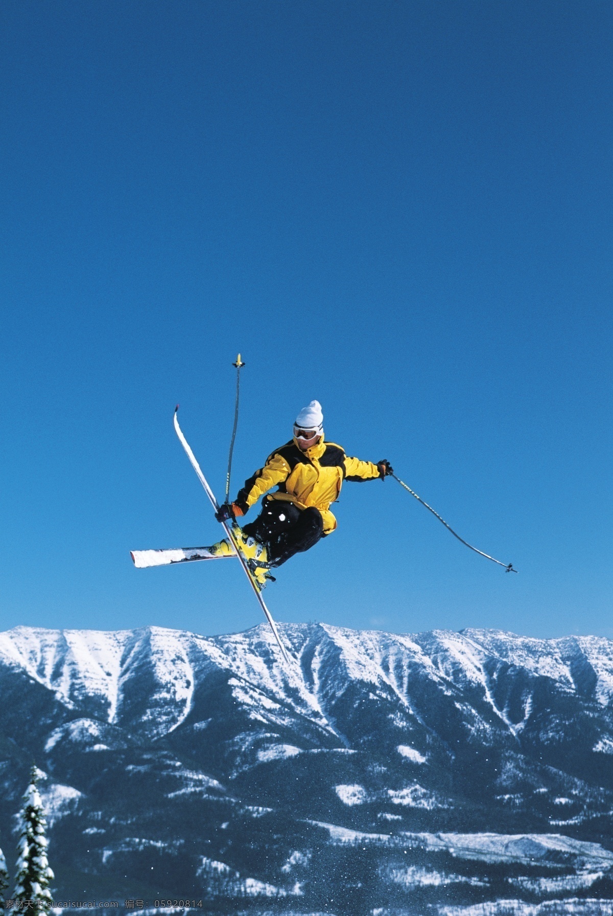 腾空 飞跃 滑雪 运动员 冬天 雪地运动 划雪运动 极限运动 体育项目 运动图片 生活百科 雪山 美丽 雪景 风景 摄影图片 高清图片 滑雪图片