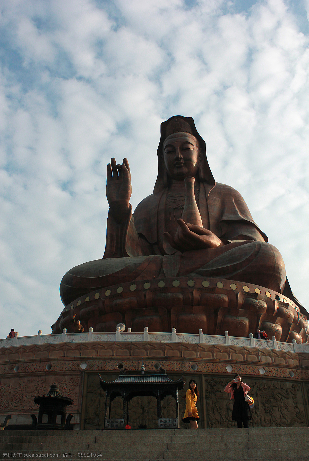 西樵山 观音 观音菩萨 蓝天白云 旅游摄影 文化艺术 游人 自然风景 宗教信仰