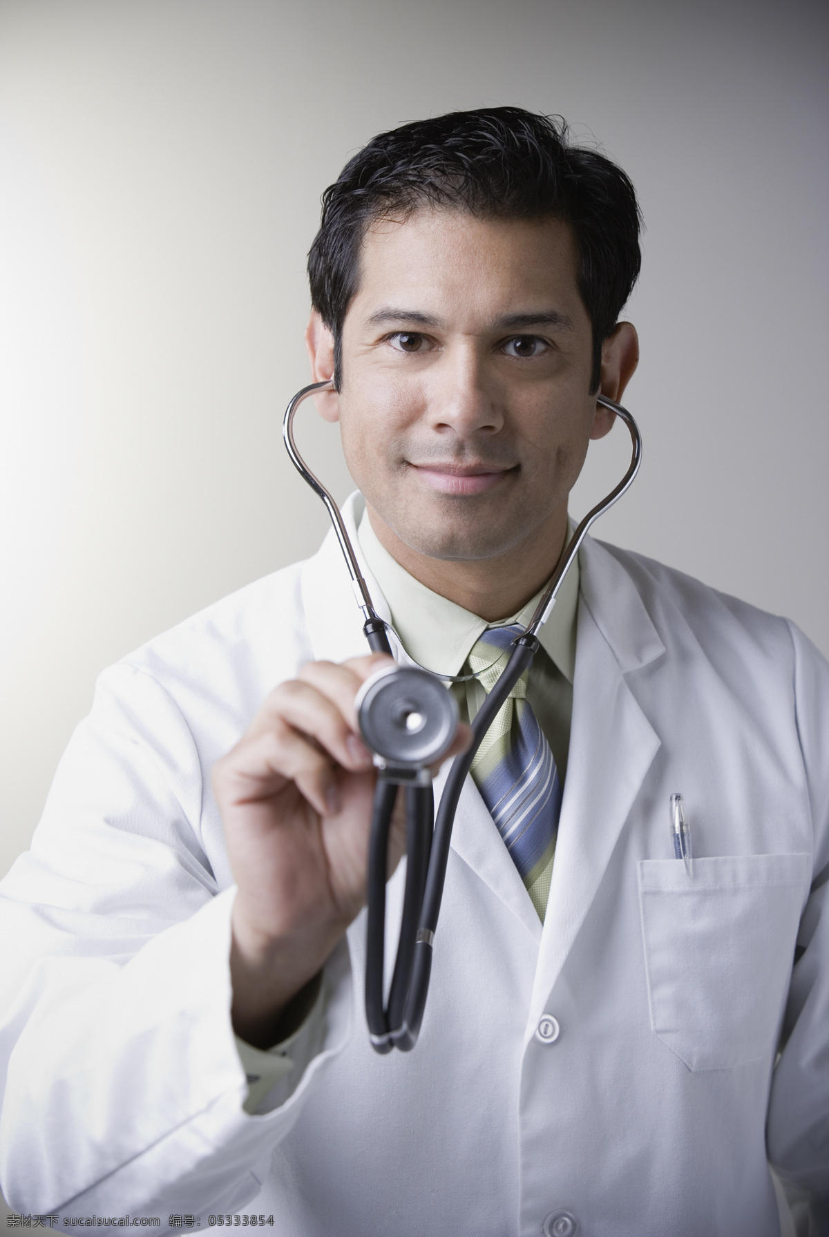 戴 听诊器 医生 男性男人 外国男人 人物摄影 外国医生 男人图片 人物图片