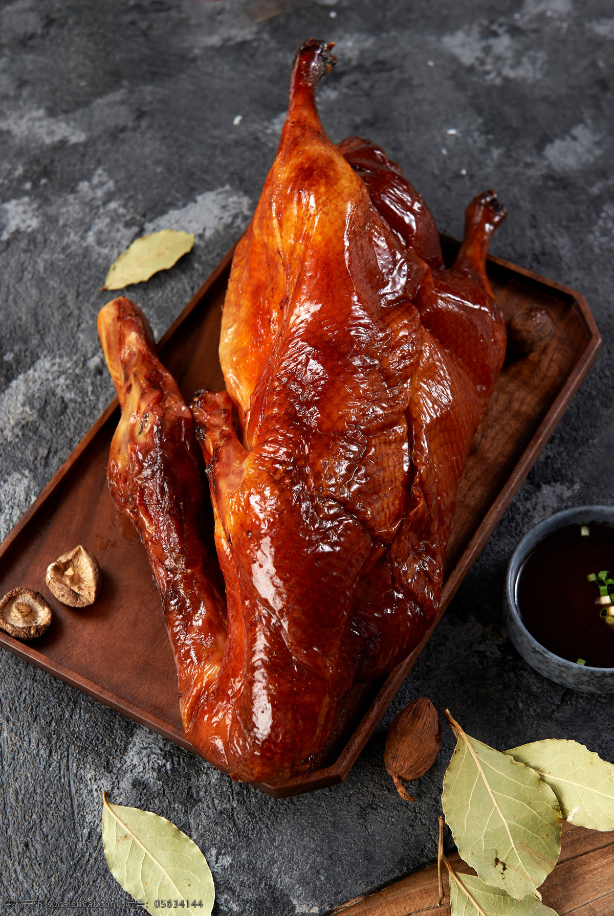 烤鸭图片 烤鸭 北京烤鸭 鸭子 烧鸭 餐饮美食 传统美食