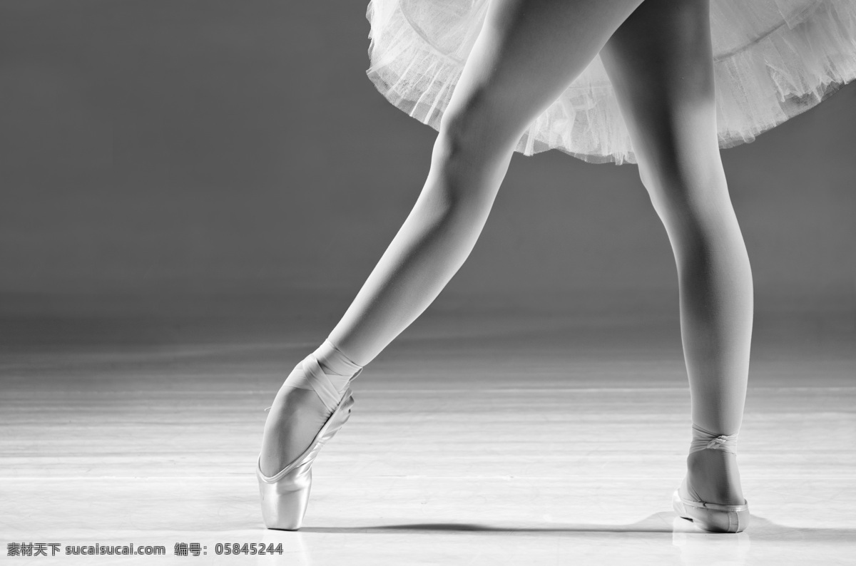 表演 芭蕾舞 女孩 脚部 特写 小女孩 小演员 舞蹈演员 跳舞 艺术 练习 培训 舞步 裙子 舞鞋 女性女人 其他艺术 文化艺术