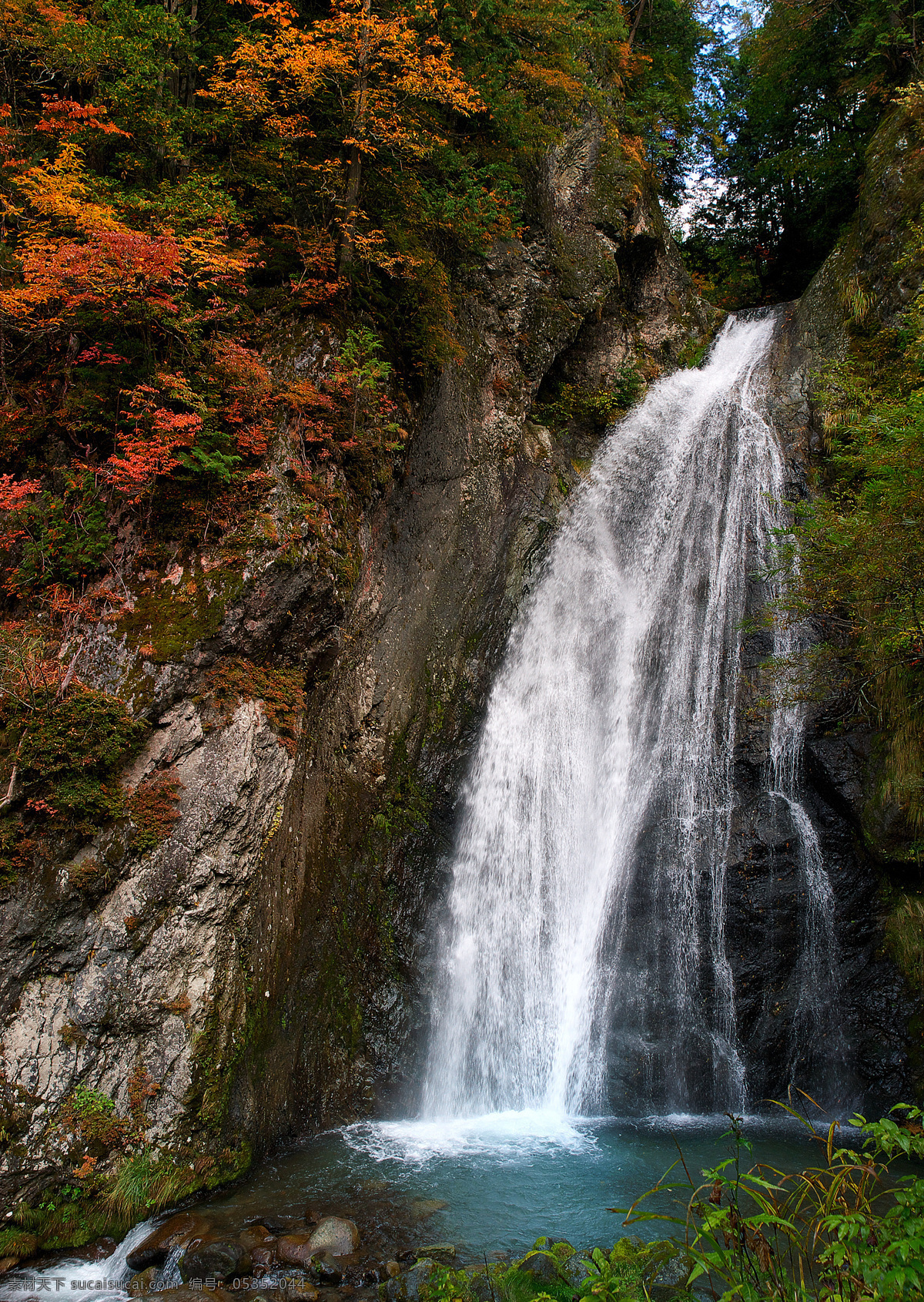 森林 瀑布 山脉 山峰 风景 自然风景 大自然 景观 树林背景 植物背景 树木 树林 湖水 溪水 河水 水面 植物树木 自然景观 山水风景