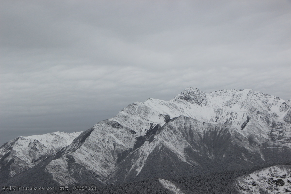 四姑娘山 雪山 四川雪山 蓝天白云 雪峰 四川旅游 川西高原 高原风光 雪山云雾 雪山雾气 四川景点 高原雪山 川西风光 长坪沟 白雪 冰天雪地 长坪 沟 自然景观 风景名胜 灰色