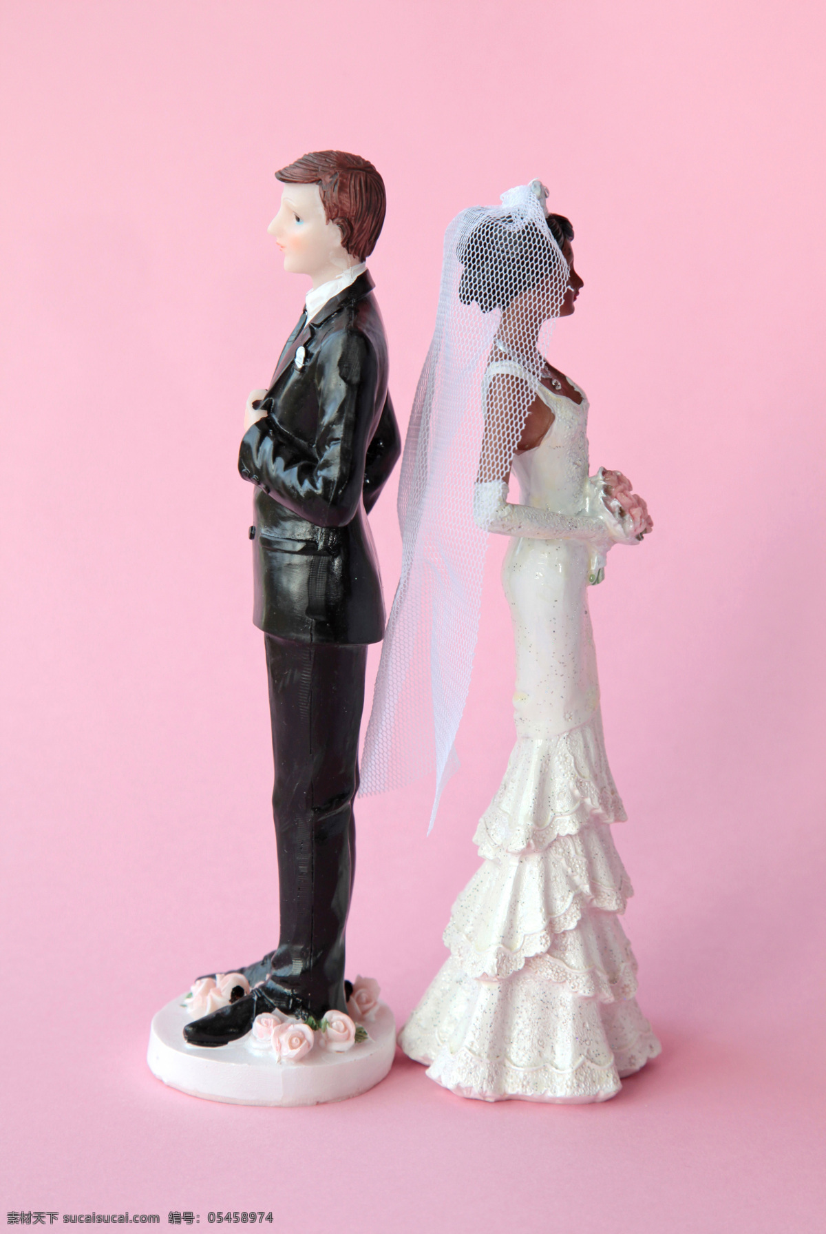 背对背 夫妻 木偶 新郎 新娘 婚姻 离婚 生活人物 人物图片