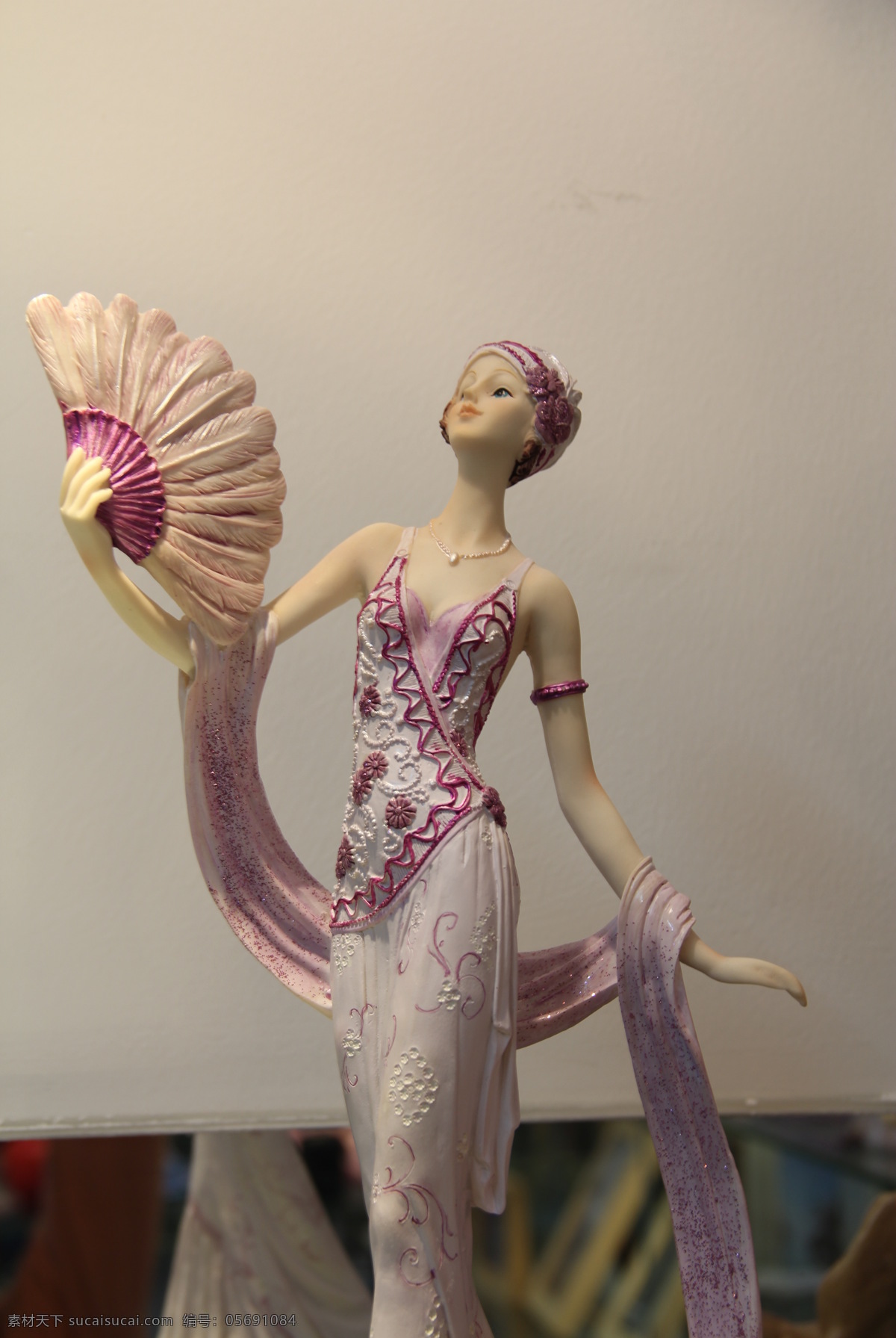 树脂工艺品 树脂 工艺品 女人 唯美女人 紫色长裙 扇子 起舞 文化艺术