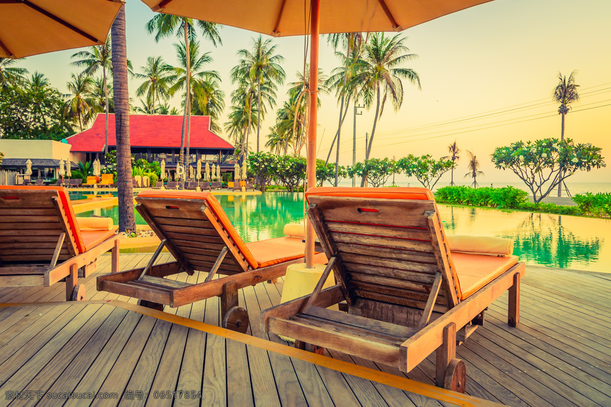 躺椅 遮阳伞 风景摄影 椰树 游泳池 水池 美丽泳池 美丽风景 美丽景色 海洋海边 自然景观 黄色