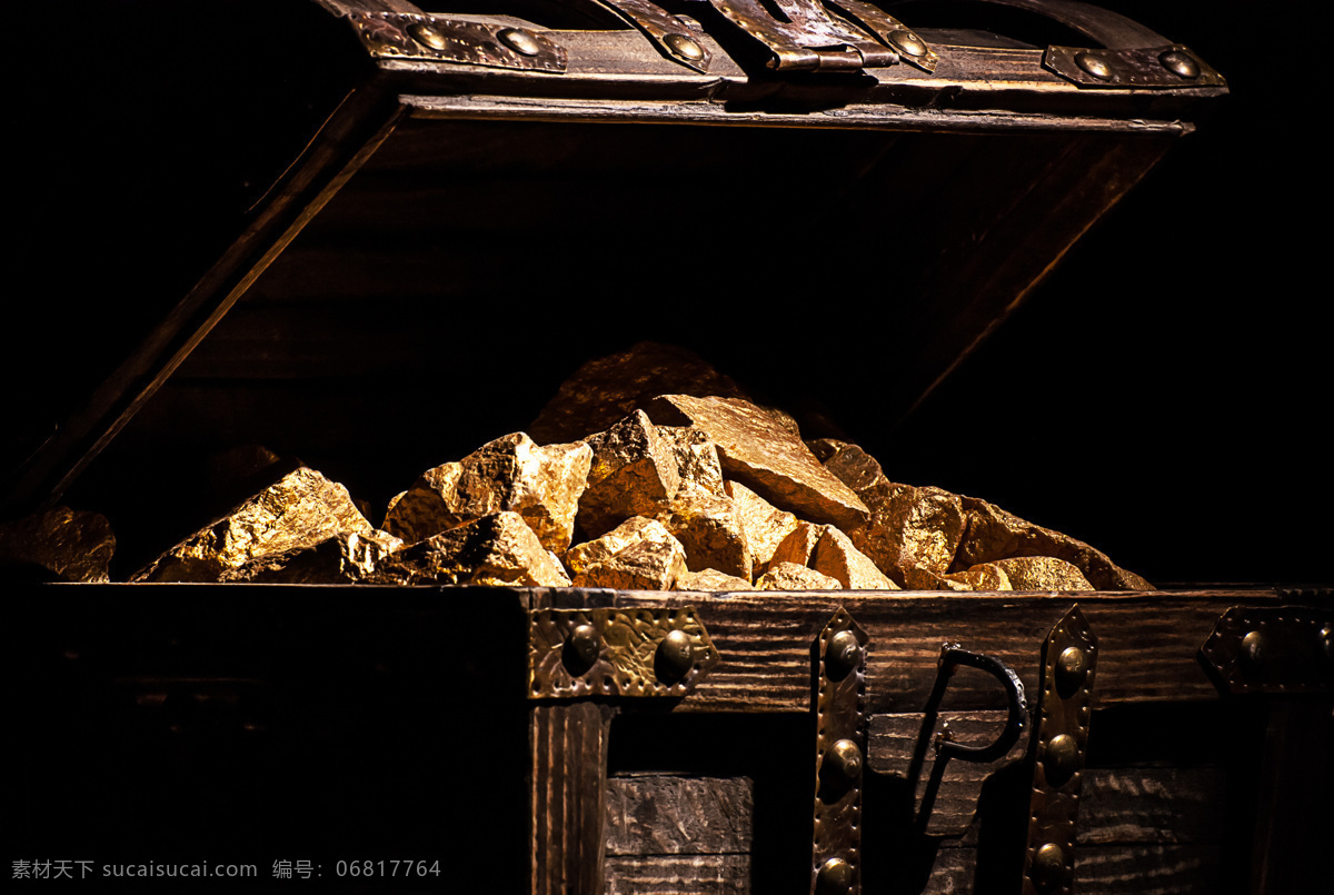 打开 箱子 里 黄金 石头 宝箱 财富 金子 黄金石头 金融货币 金融财经 商务金融