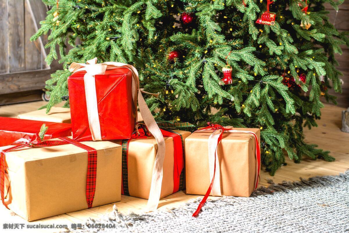 圣诞礼物 礼盒 礼物 圣诞树 绿色 松果 圣诞节饰品 圣诞节背景 唯美 浪漫