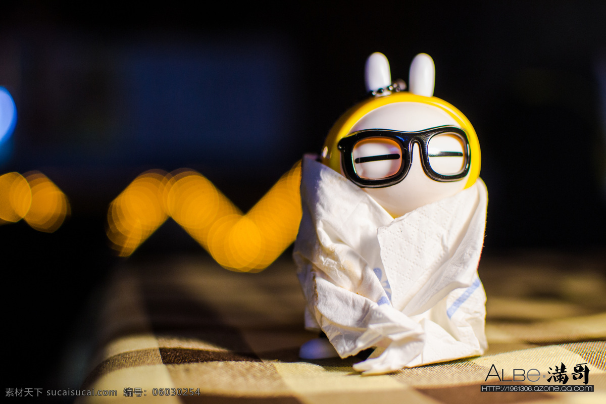 兔斯基 黄色 眼镜 可爱 肯德鸡 搞笑 近影 文化艺术