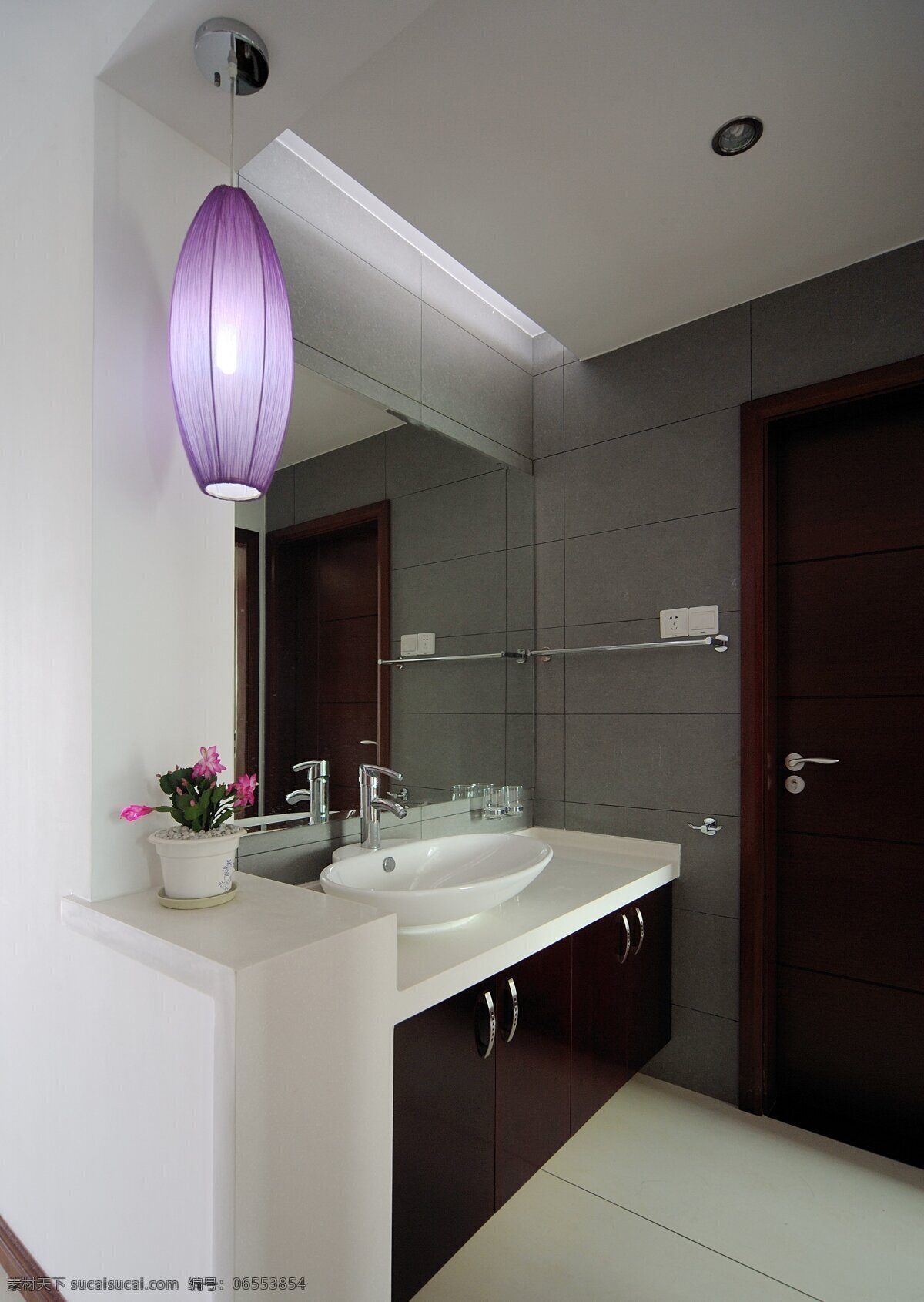 简约 风 室内设计 盥洗室 洗手台 效果图 现代 镜子 花型 灯 白色 调 家装