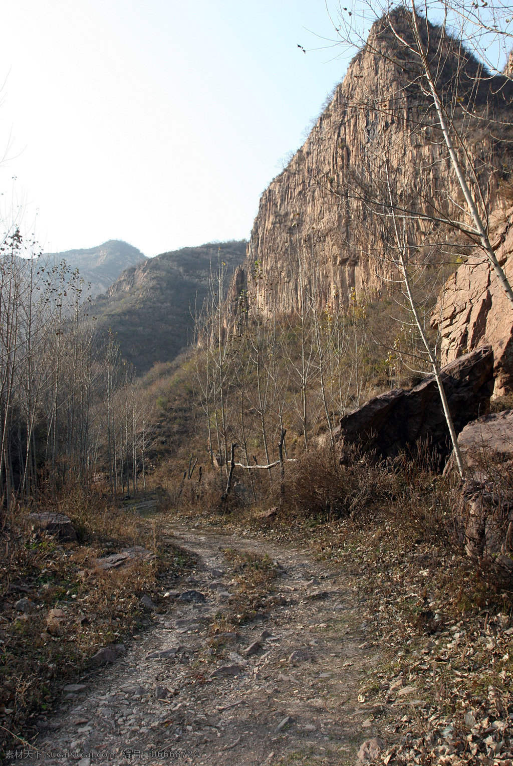 山路风景 山 山路 山峰 秋天 灌木丛 自然风景 自然景观