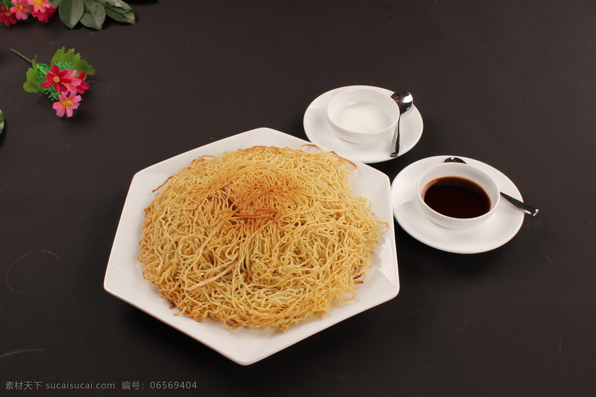 香煎潮式伊面 广东菜 香港菜 粤菜 特色菜 精美菜肴 传统美食 餐饮美食