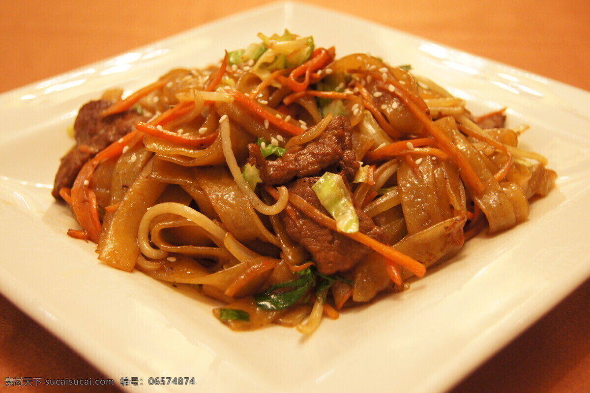 干炒牛河 炒河粉 河粉 炒粉 传统美食 餐饮美食