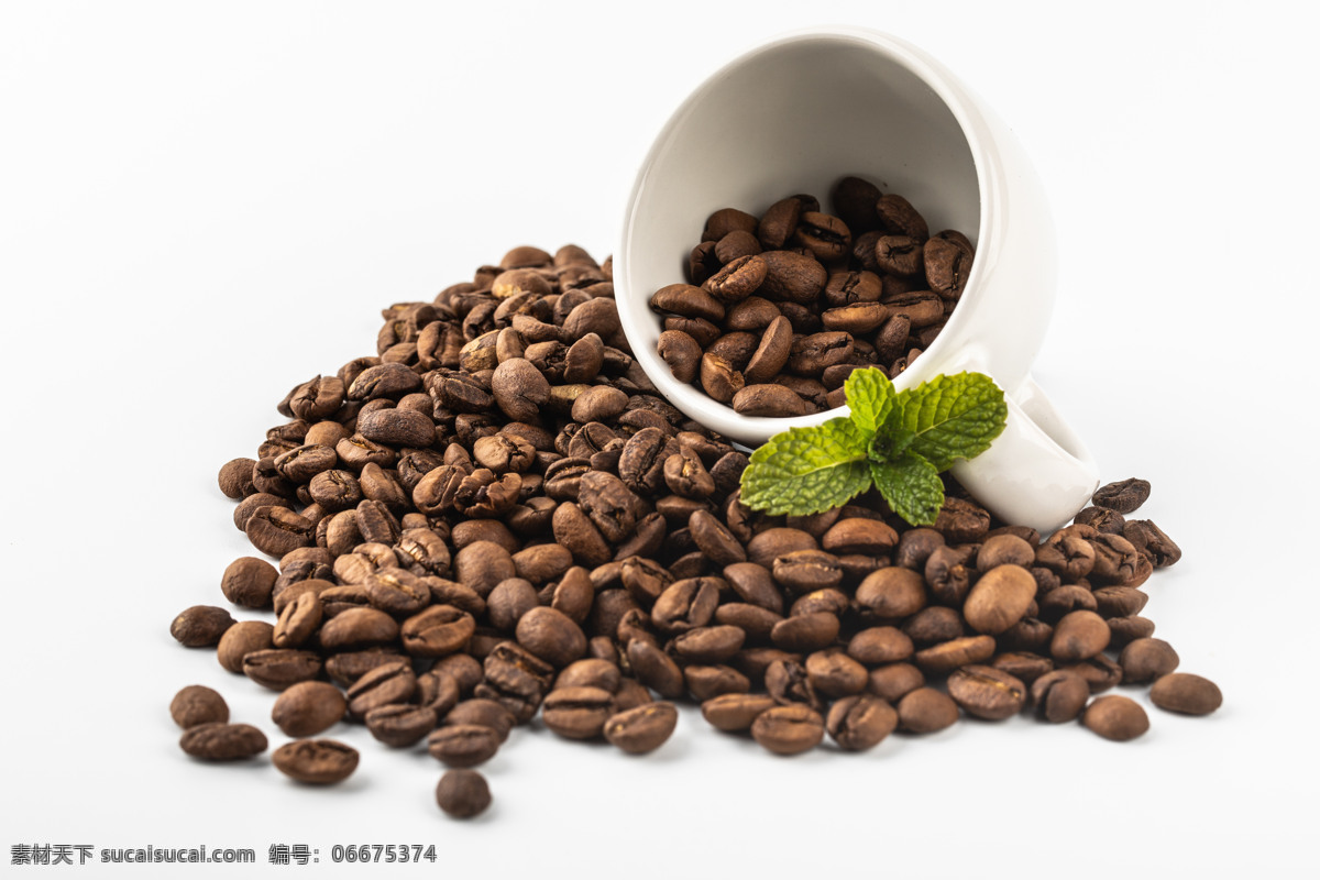 散开 咖啡豆 白底 图 新鲜 味道 美味 优质 精品 食材 餐饮美食 食物原料