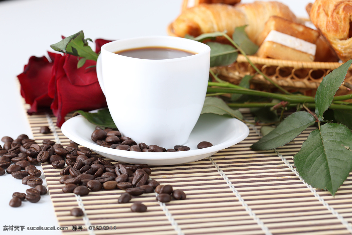 一杯 咖啡 面包 咖啡杯 香浓咖啡 咖啡豆 玫瑰花 糕点 休闲饮料 餐饮美食 美食图片