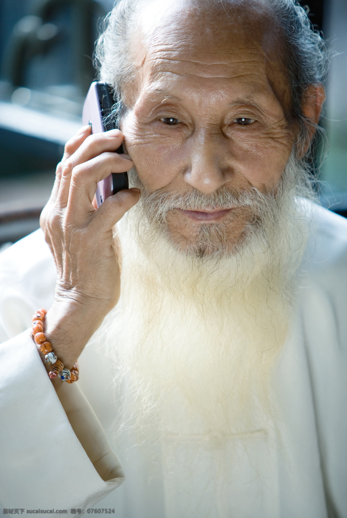 打电话的老人 老人 手机 打电话 长胡子 长胡子的老人 摄影图库 人物图库 老年人物