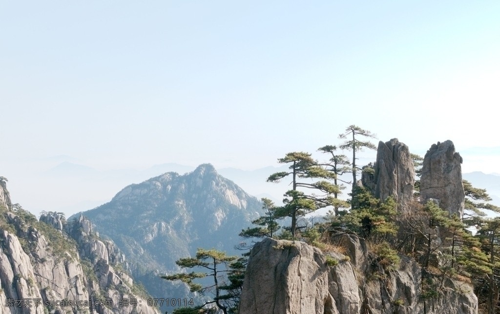 黄山风景 黄山 蓝天 树木 山峦 山峰 高山 阳光 松树 石林 云海 云雾 自然风景 旅游摄影