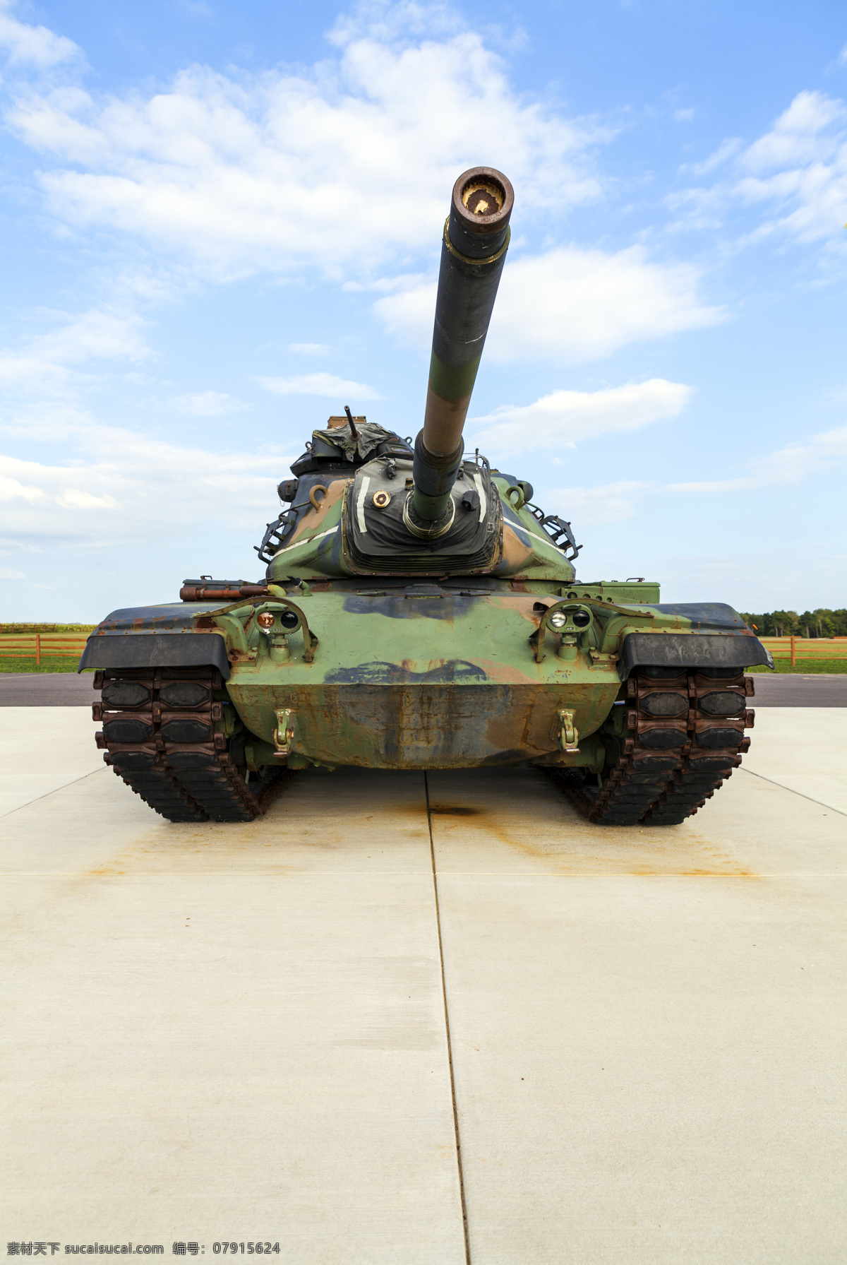 坦克 摄影图片 坦克摄影图片 坦克车 装甲车 军事武装 军事装备 现代武器装备 军事武器 交通工具 现代科技 白色