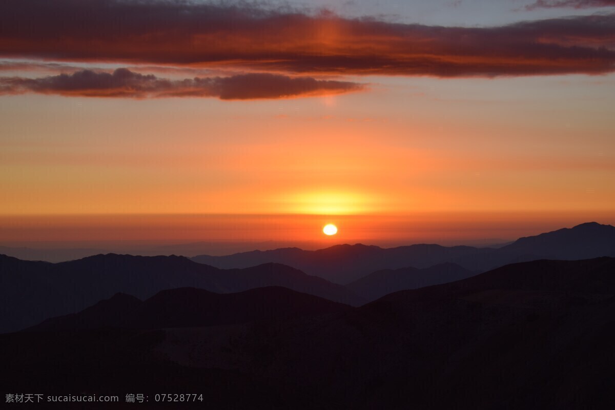 日出 美景 高清 太阳 朝阳 清晨 早霞 朝霞 霞光 山峰 远山 日出风景 日出美景 日出景观 自然景观 风景图 自然风景