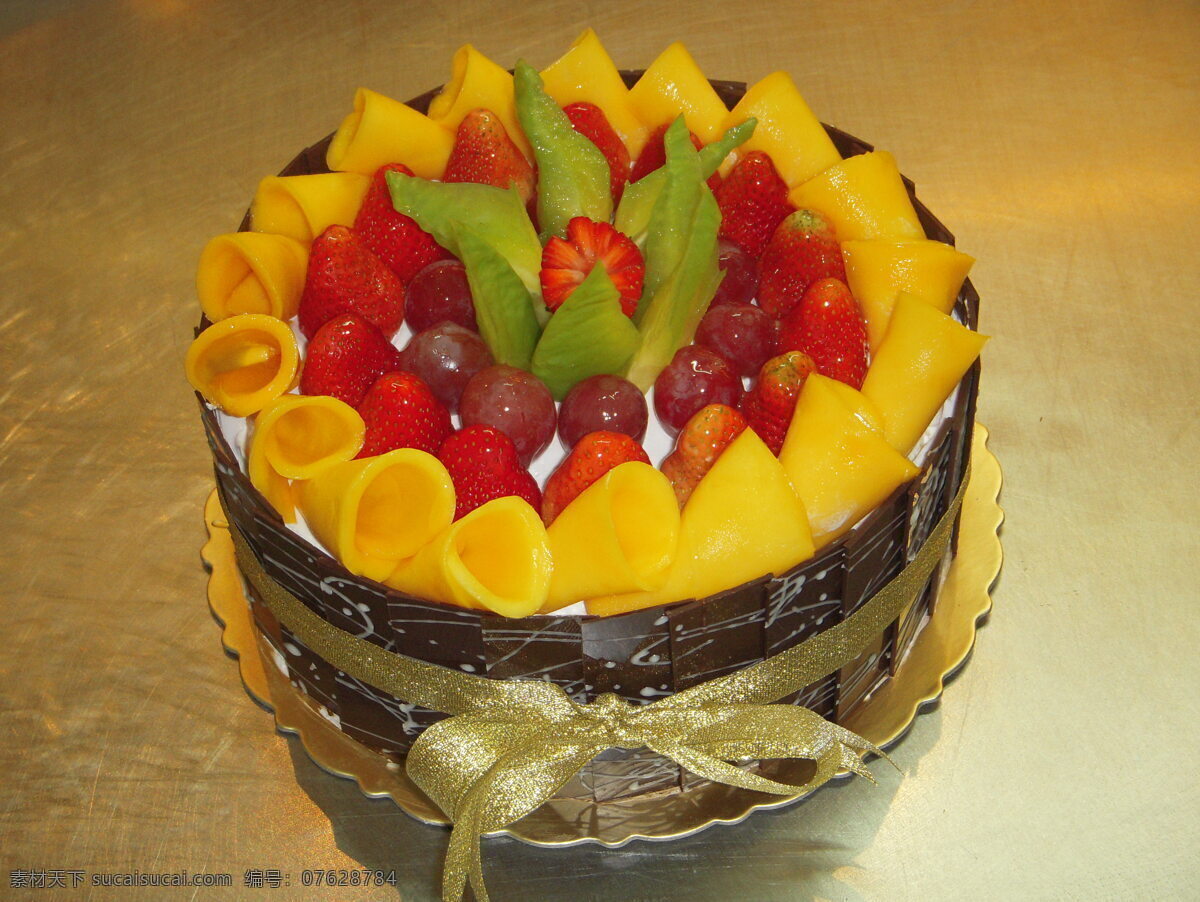 水果蛋糕 水果 草莓 葡萄 芒果 蛋糕 美味蛋糕 可口蛋糕 生日蛋糕 美食 美味 巧克力甜品 巧克力甜点 甜品 甜点 餐饮美食 西餐美食
