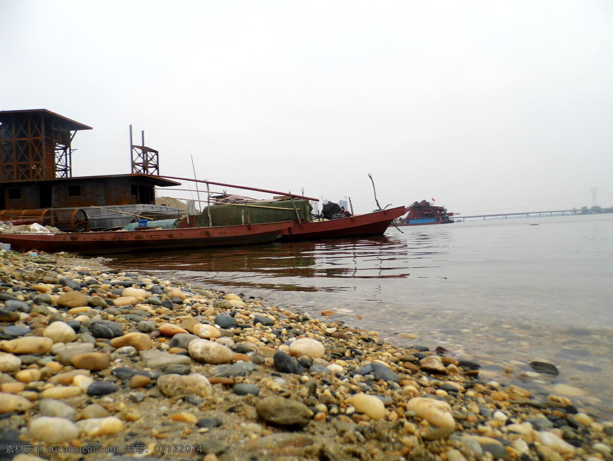 河边沙石 河边石头 河水 打捞 船只 襄阳 山水风景 自然景观