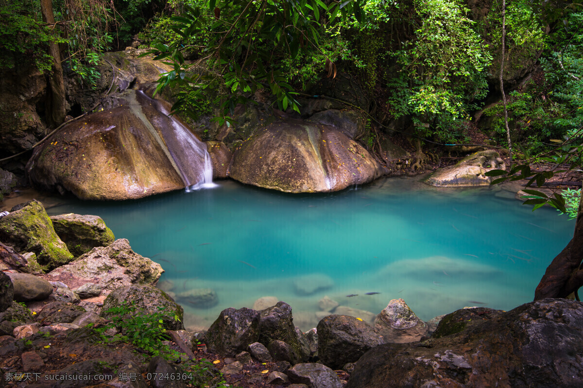 岩石 间 溪水 石头 清澈的水 山水风景 风景图片