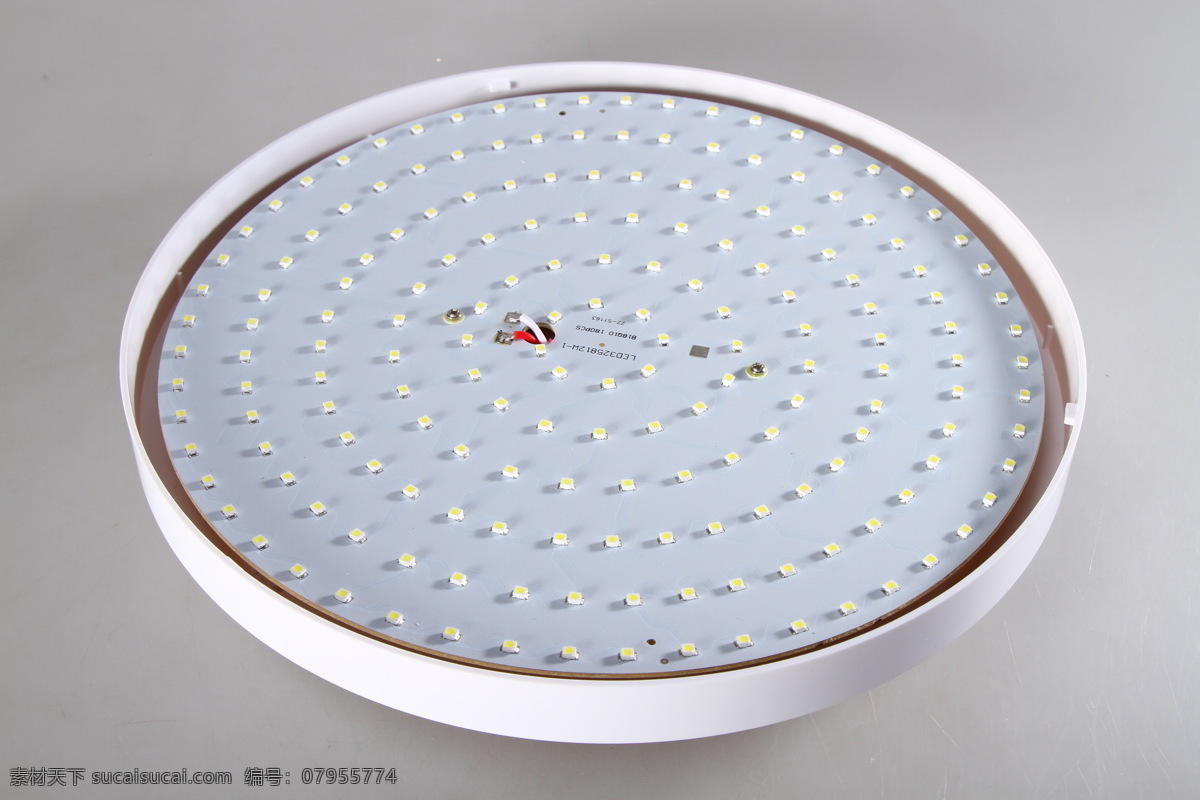 吸顶灯 led led吸顶灯 莱 帝 亚 莱帝亚 家居生活 生活百科