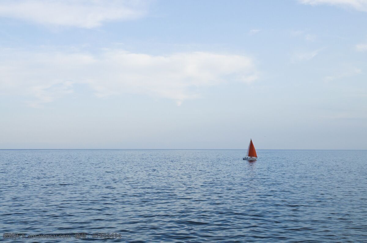 海上的帆船 帆船 海上 阳光 天空 云 蓝天 自然风景 自然风光 自然景观 山水风景