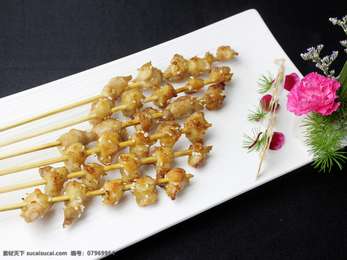 鸡脆骨 六串 鲜花 菜品 摆盘 美食 烧烤 餐饮美食 传统美食