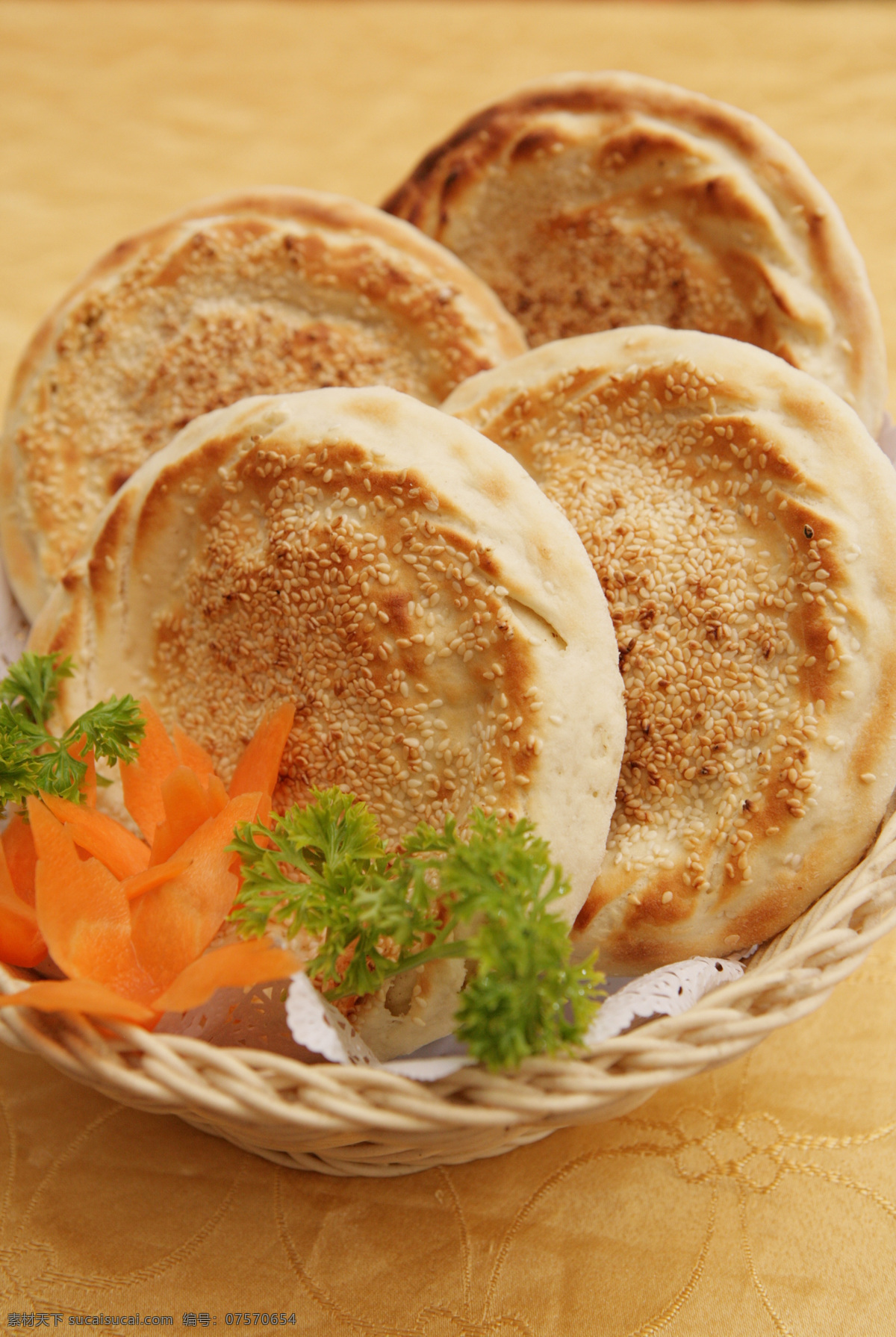 烧饼 芝麻 胡萝卜 竹筐 白芝麻 面食 美食图片 餐饮美食 传统美食