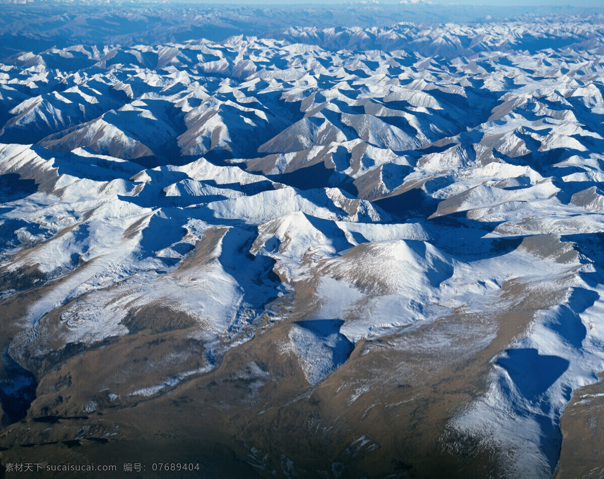 雪山 珠穆朗玛峰 山峰 积雪 云层 阳光照耀 喜马拉雅山脉 日喀则 西藏 景点 风景 旅游 摄影图片 旅游摄影 国外旅游