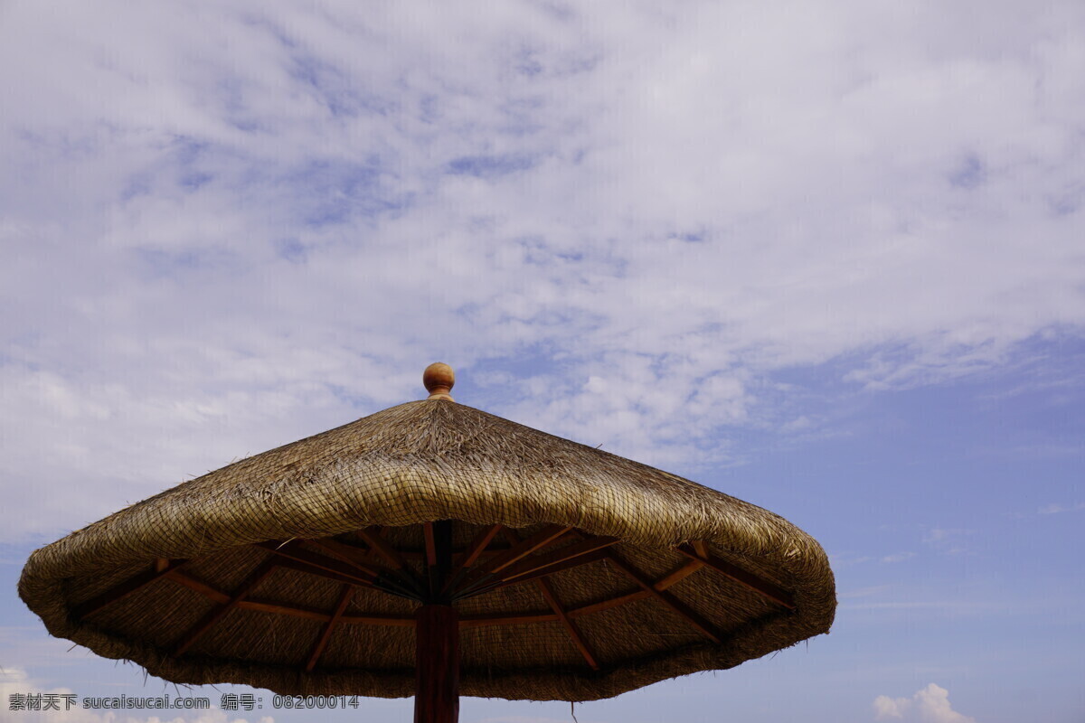山顶华盖 遮阳伞 海滩 三亚 圆锥 伞 标志 风景 旅游摄影 国内旅游