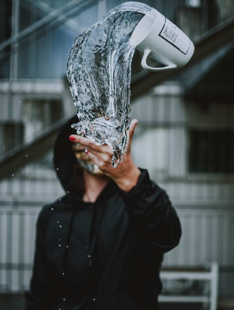 水杯 水流 抛 接 住 背景 抛起 接住 杂图