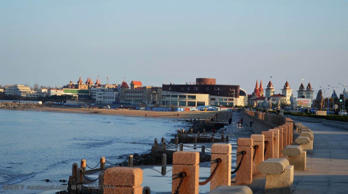 国内旅游 栏杆 蓝天 旅游摄影 马路 烟台 城市 风光图片 烟台城市风光 大海海滩 海边人造平台 各型建筑 psd源文件