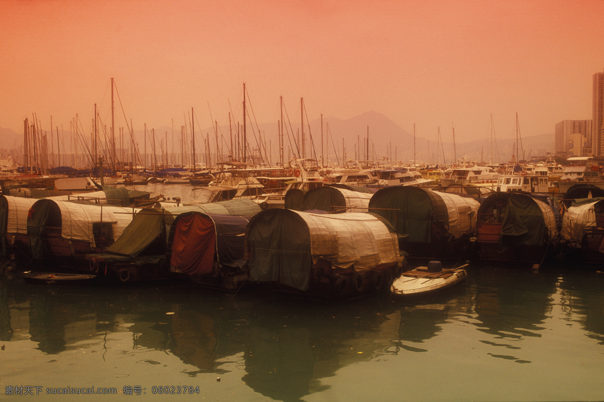 香港 海面 上 船只 城市风光 大海 渔船 游船 轮船 风景 黄昏 傍晚 摄影图 高清图片 环境家居