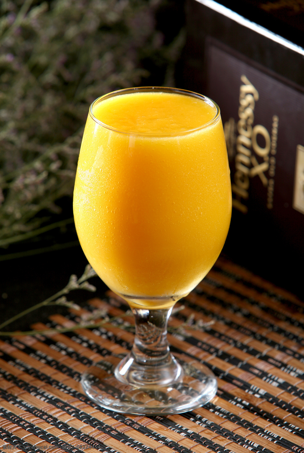 鲜橙汁 现榨果汁 鲜榨果汁 果汁 柳橙汁 橙汁 饮料酒水 餐饮美食