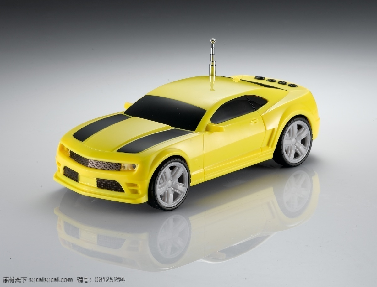 大 黄蜂 大黄蜂 交通工具 汽车音响 玩具车 现代科技 塑胶玩具 侧面照 psd源文件