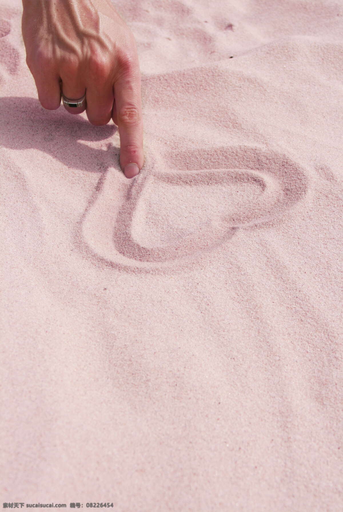 手绘 心 海滩 上 沙子