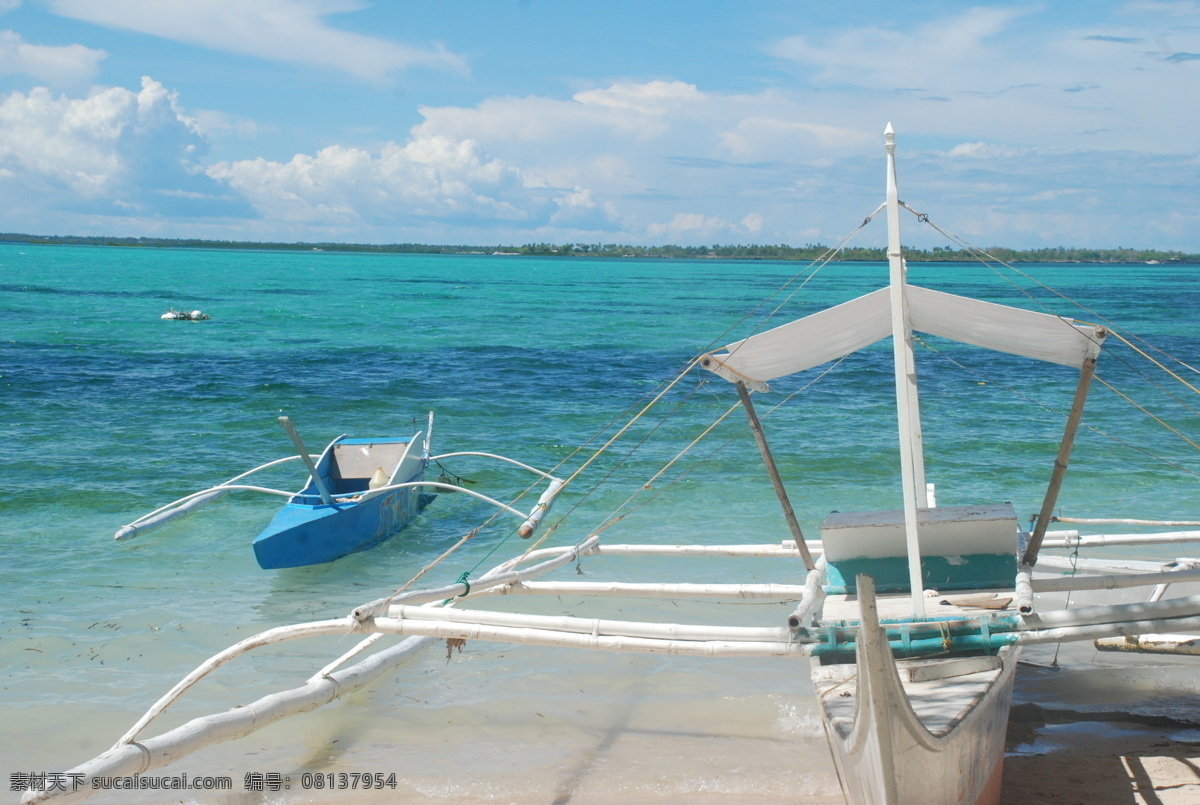 海滨 渔船 大海 蓝天 碧绿 水面 国外旅游 旅游摄影
