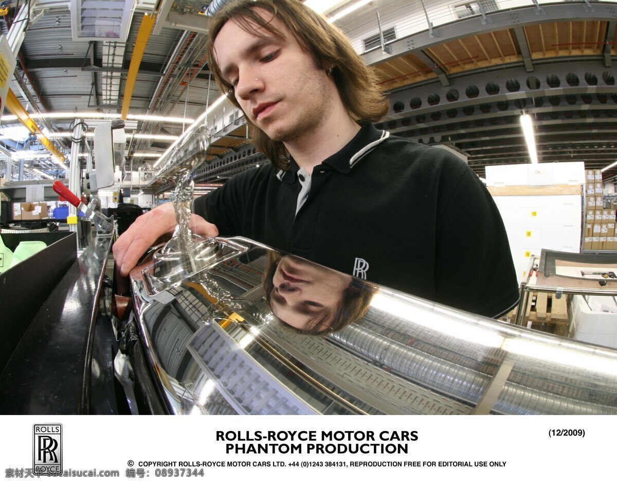 劳斯莱斯 rolls royce 宝马 公司 旗下 品牌 车间生产线 装配 男青工 生产线 工业生产 现代科技